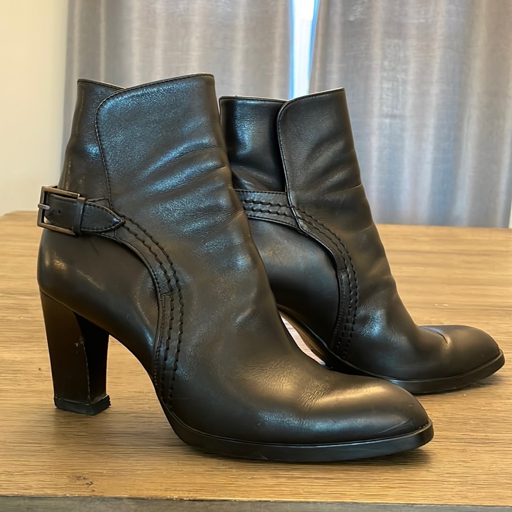 Tod’s Black Leather Ankle Booties size 40 (US 9.5) with Buckle Strap and Heel